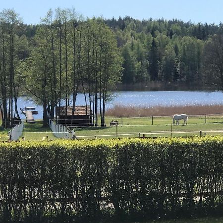 Nice Holiday House At Horse Farm With Lake And Sauna Holo  エクステリア 写真